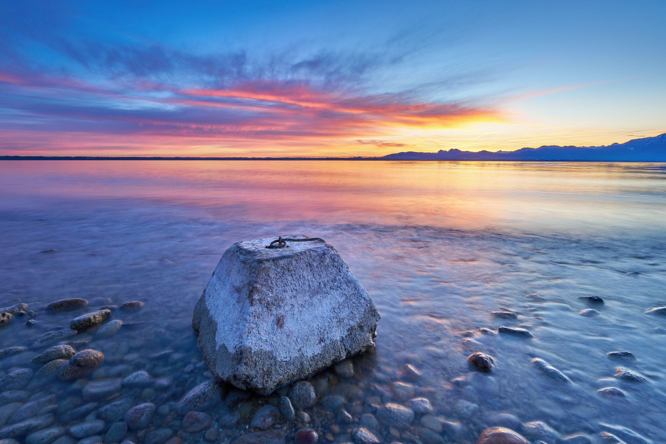 Sonnenaufgang am Chiemsee im Chiemgau